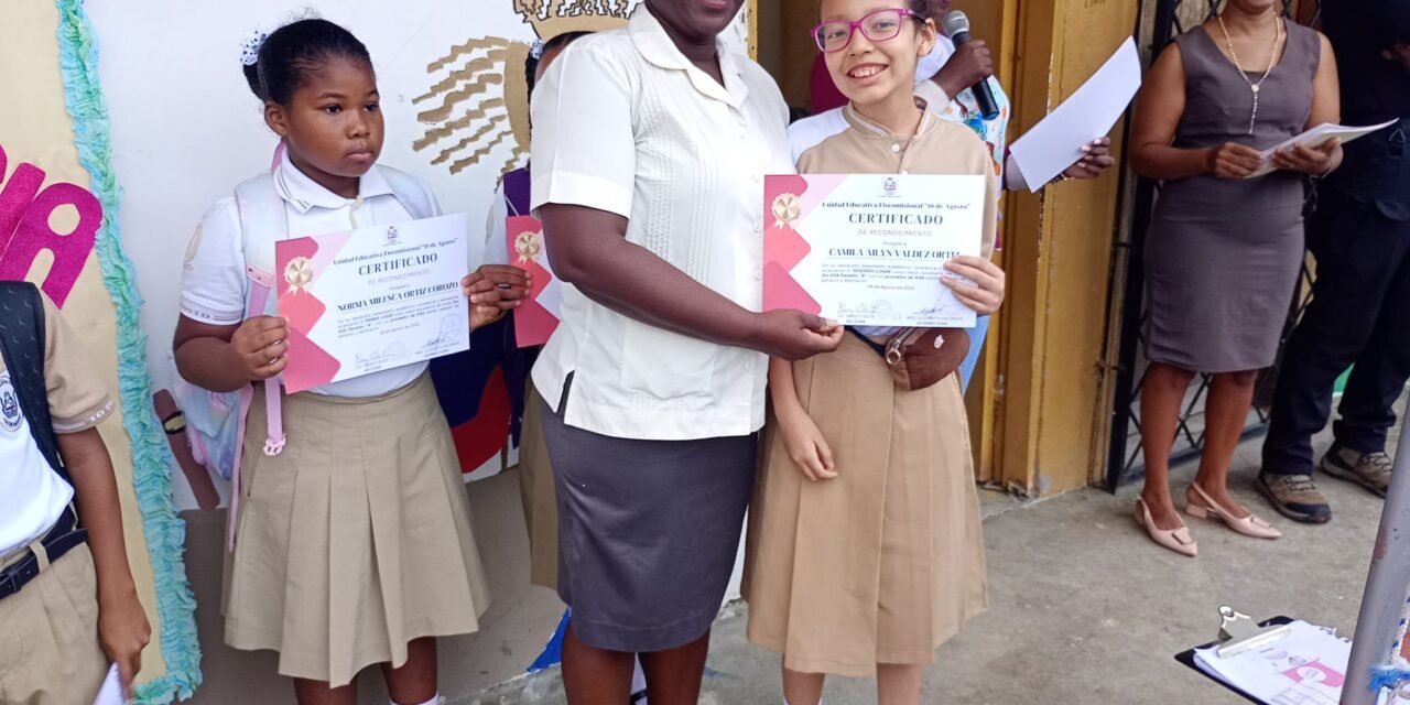 Entrega de reconocimientos a estudiantes de la básica elemental por su gran esfuerzo estudiantíl.👏👏