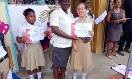 Entrega de reconocimientos a estudiantes de la básica elemental por su gran esfuerzo estudiantíl.👏👏